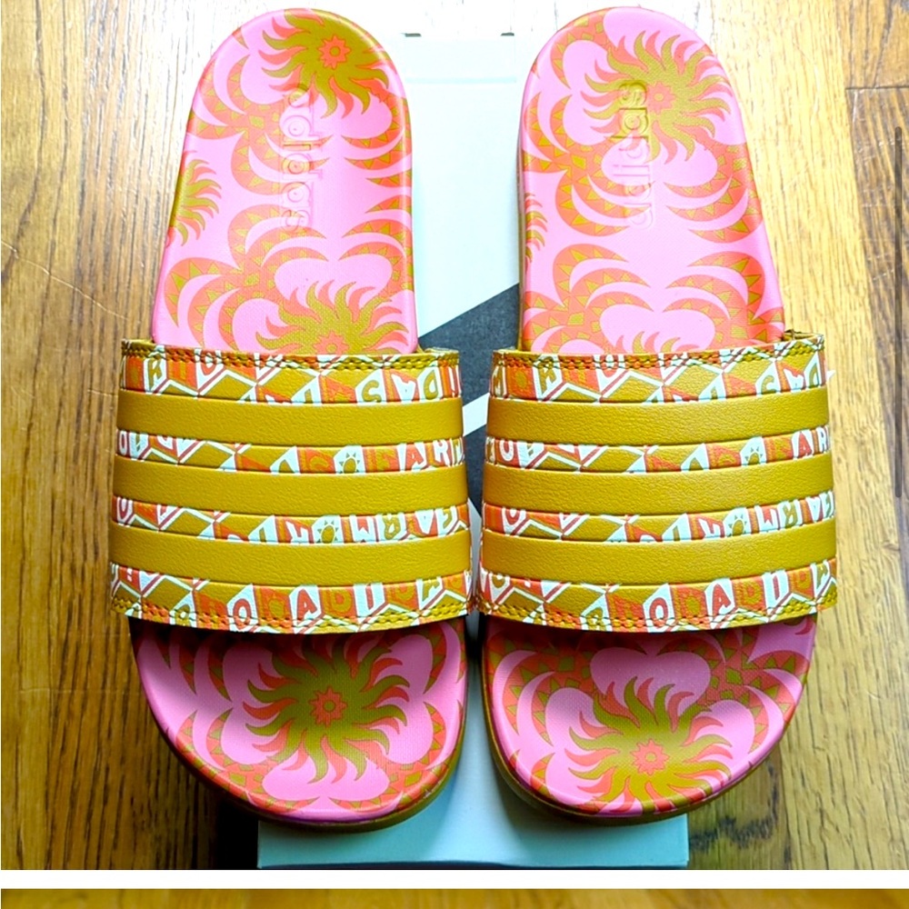 NIB FARM Rio Slide Sandals Adidas Collab Pink Abstract Floral Women's Size 9
